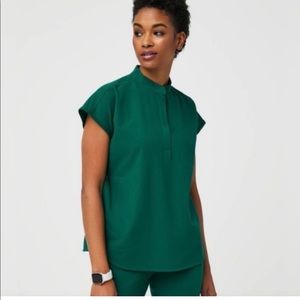 Figs hunter green Rafaela top